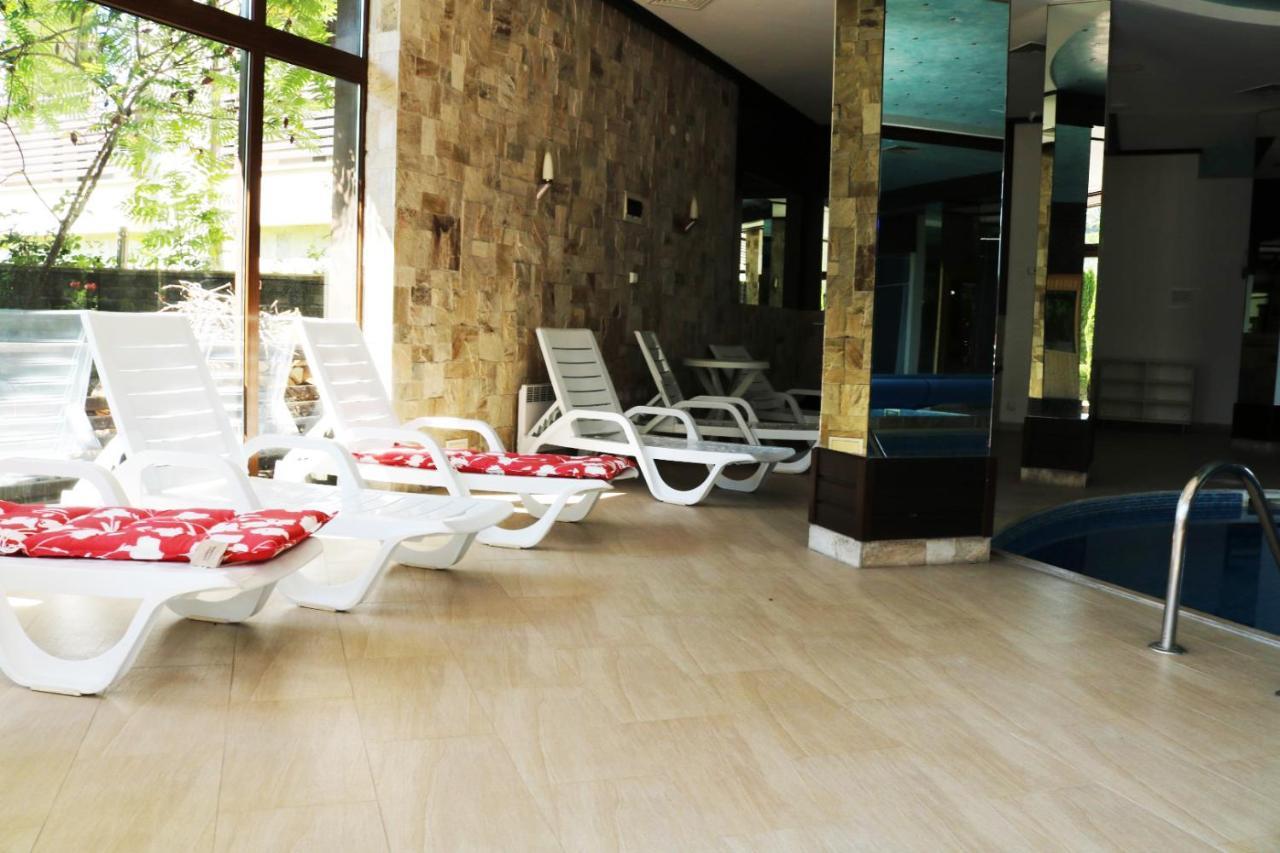 Private Apartments In Alpine Lodge Банско Экстерьер фото